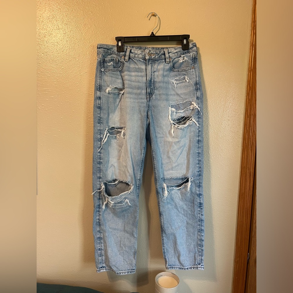 American Eagle Mom Straight Jean